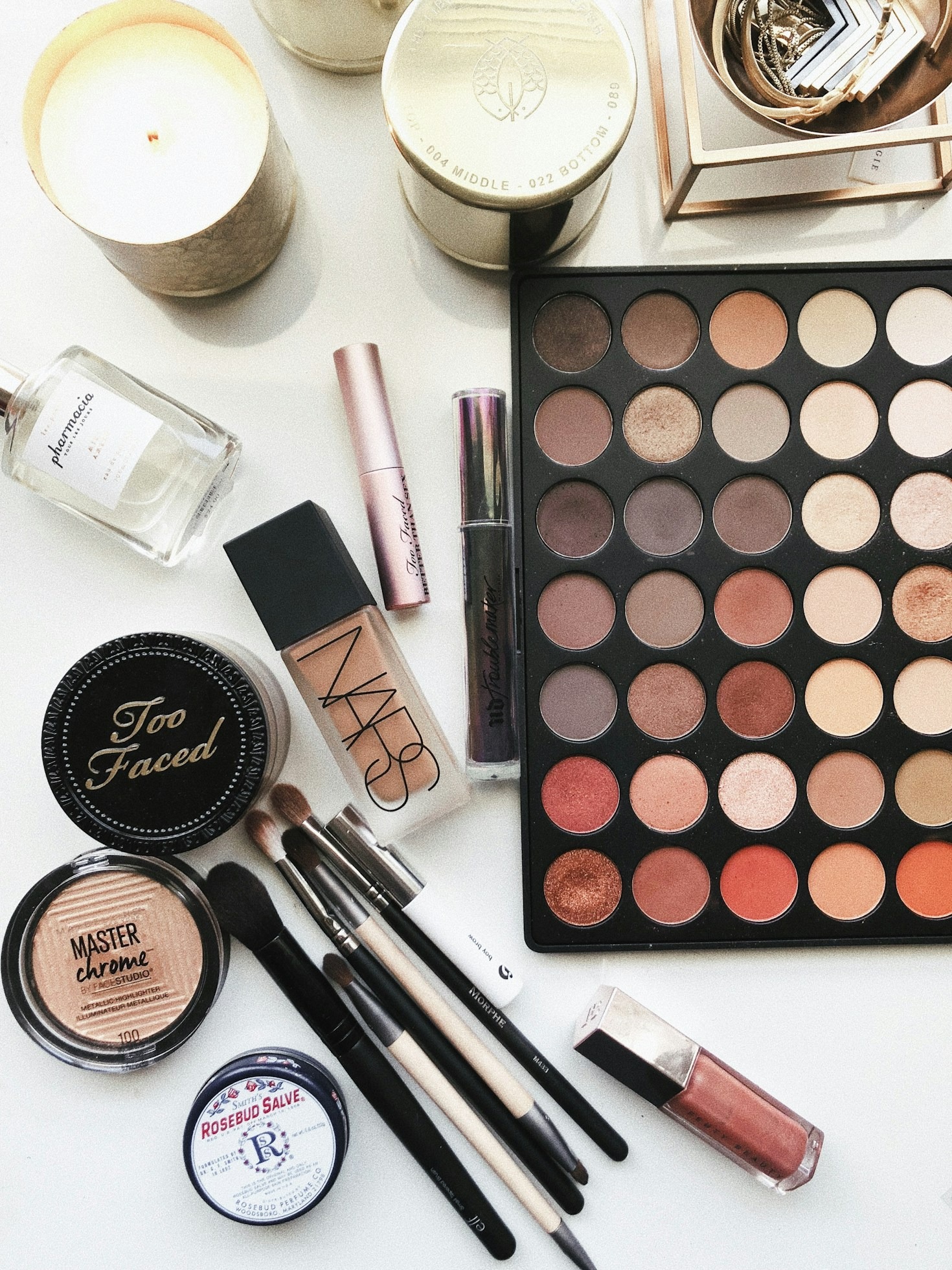 Tips for Storing and Using Your Cosmetics Safely